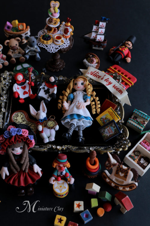 不思議の国のアリス　ミニチュアクレイクラフト　おもちゃの額