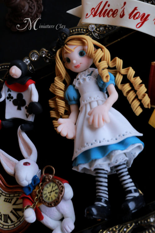 不思議の国のアリス　ミニチュアクレイクラフト　おもちゃの額