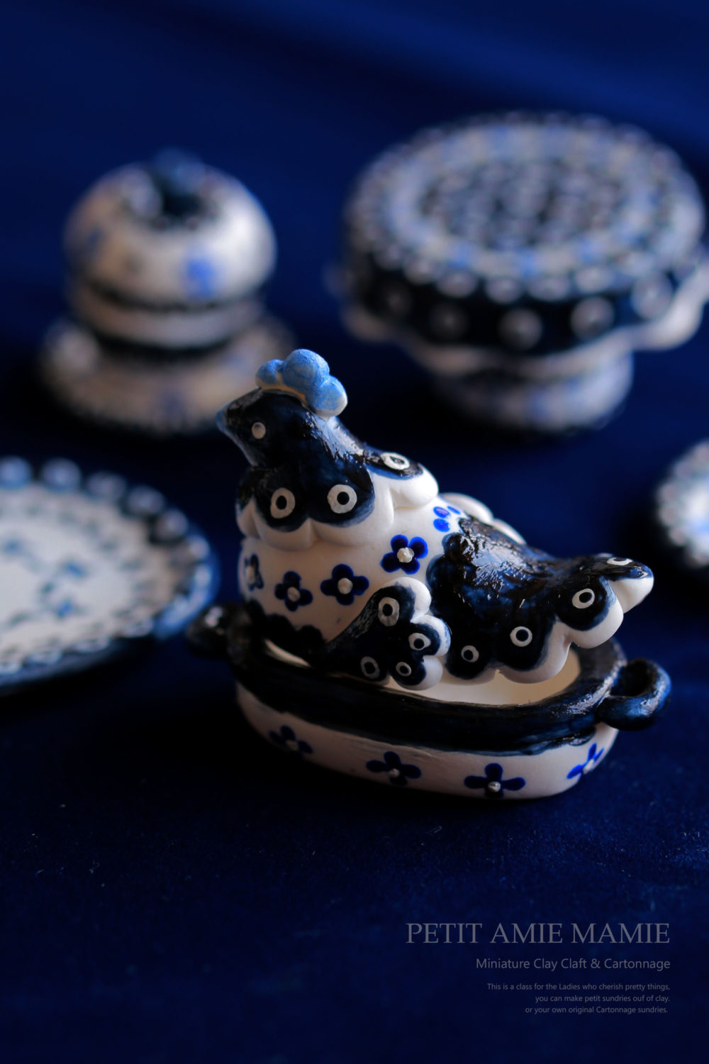 ミニチュアクレイクラフト食器の額　粘土でつくるミニチュア食器