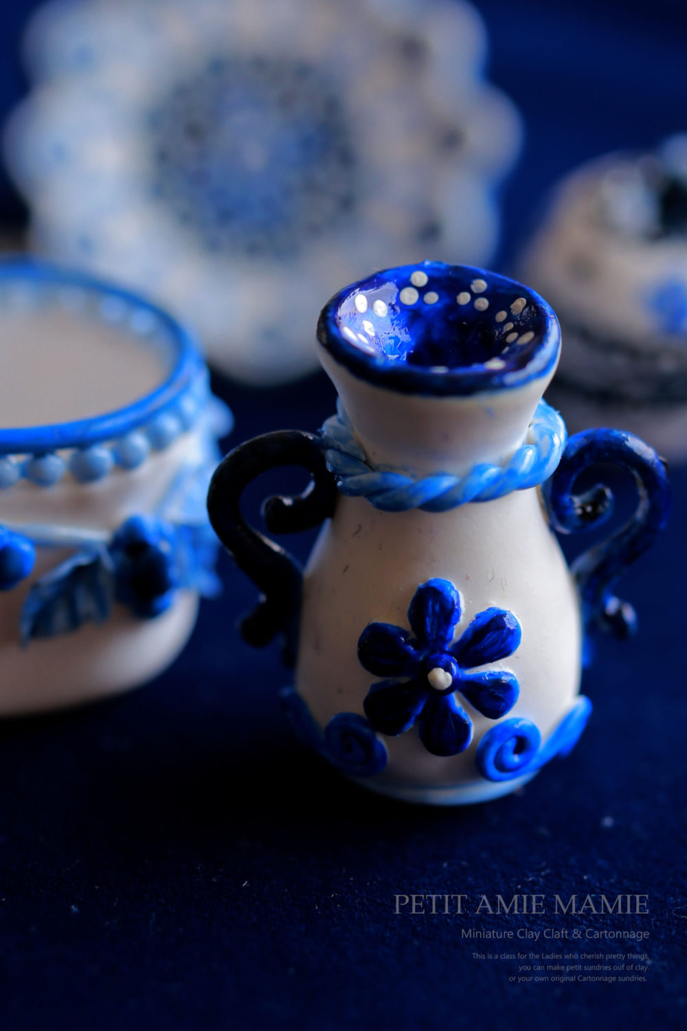 ミニチュアクレイクラフト食器の額　粘土でつくるミニチュア食器