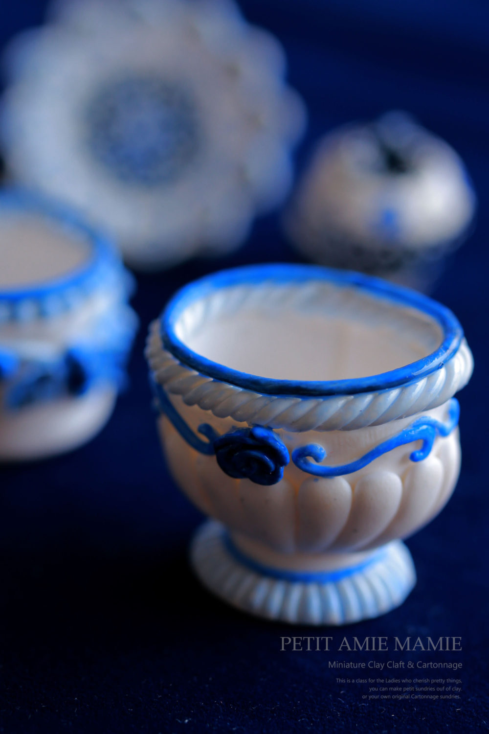 ミニチュアクレイクラフト食器の額　粘土でつくるミニチュア食器